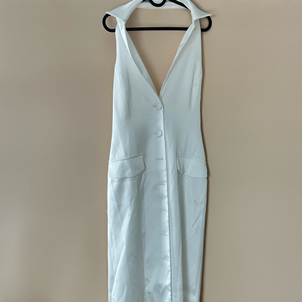 Fashion nova Elegant suit dress White Sleeveless Dress halter top plunge neck